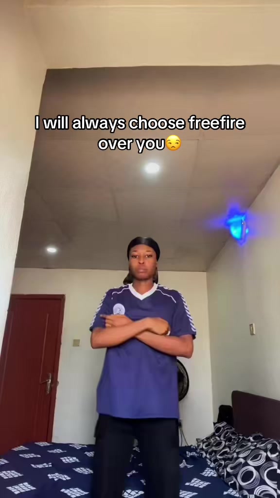 @BEE💕❤️