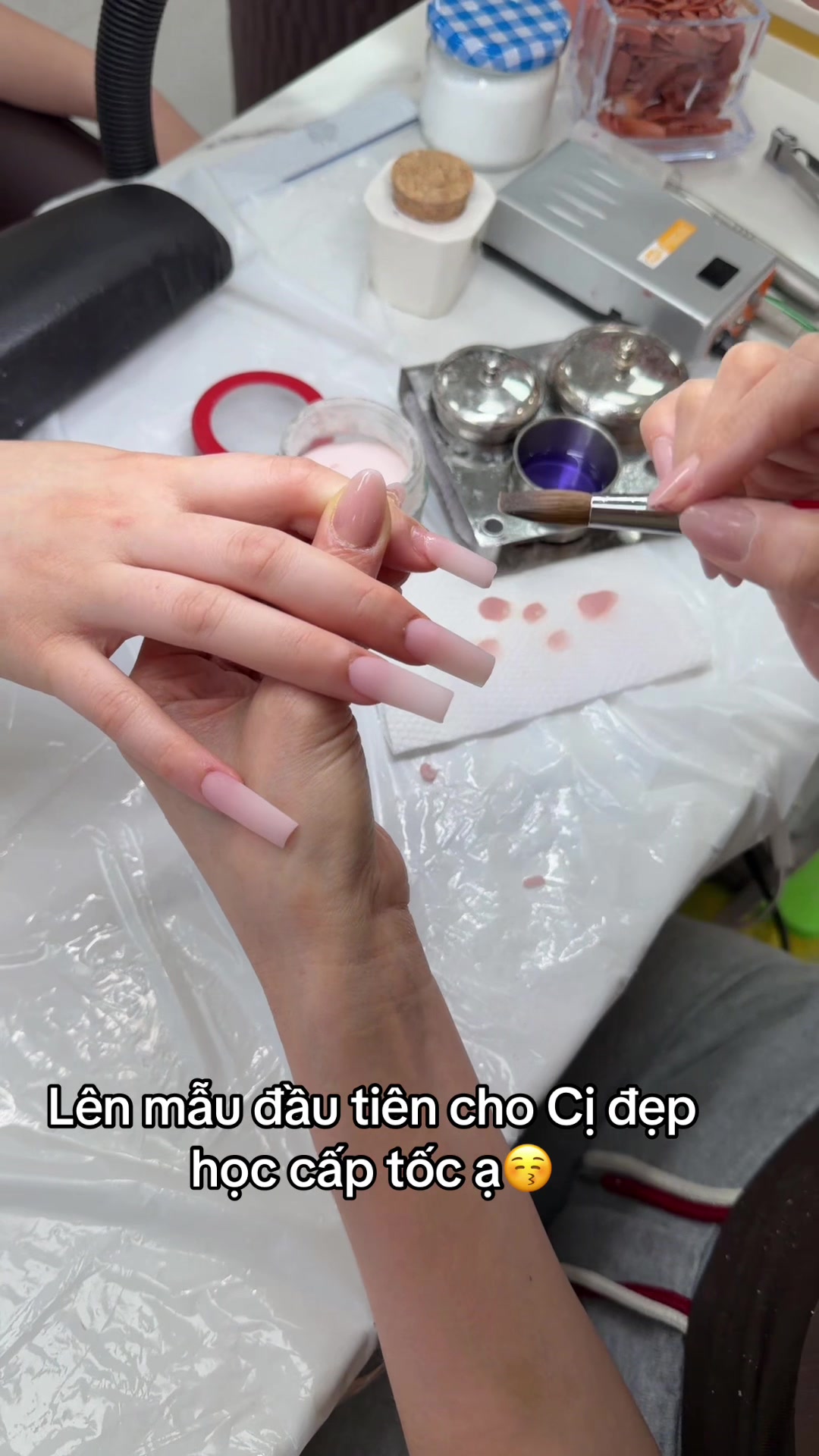@KimmieNails🇻🇳&hearts;️🇨🇦Tấu H&agrave;i😜