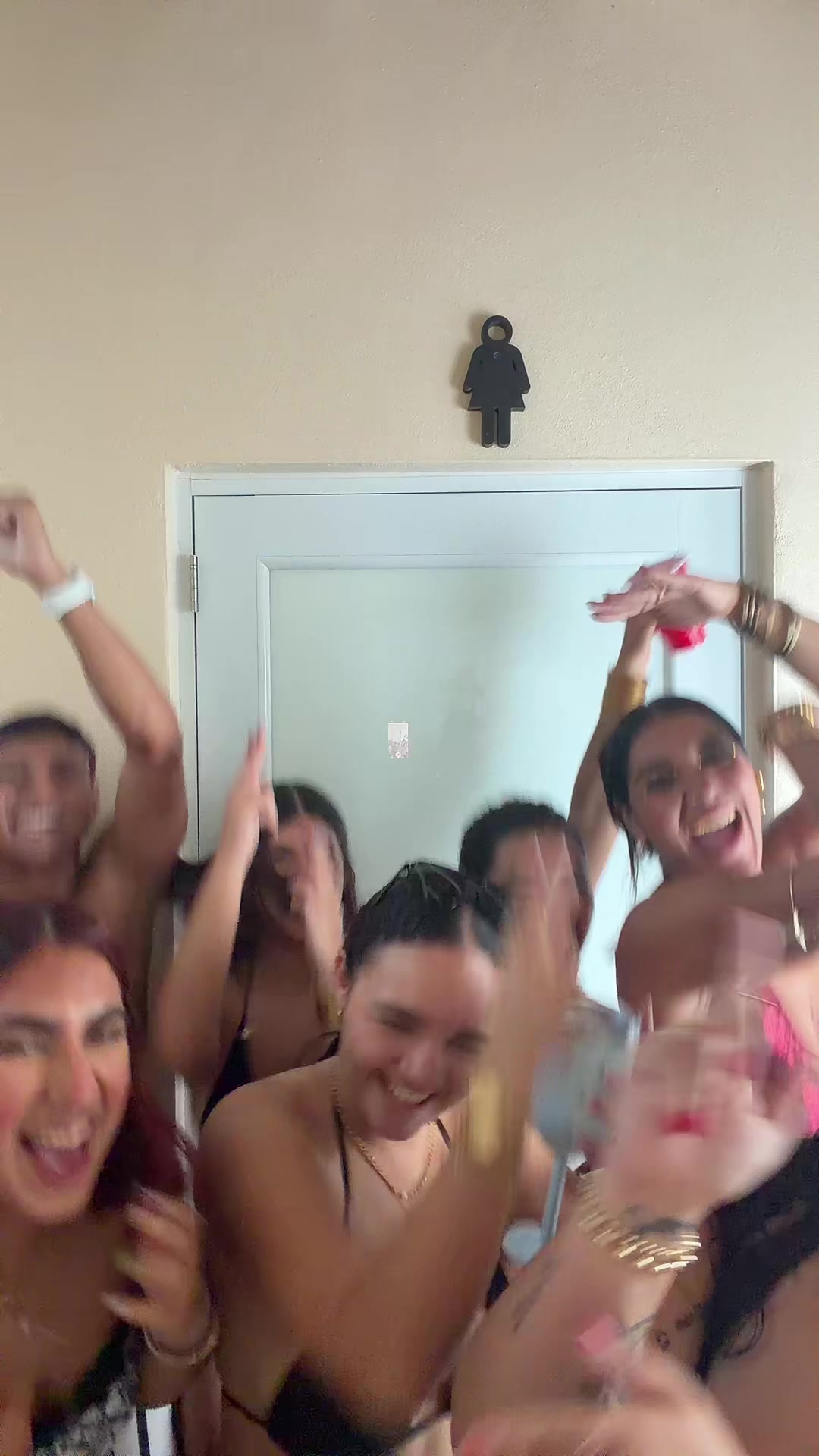 @Angeeee