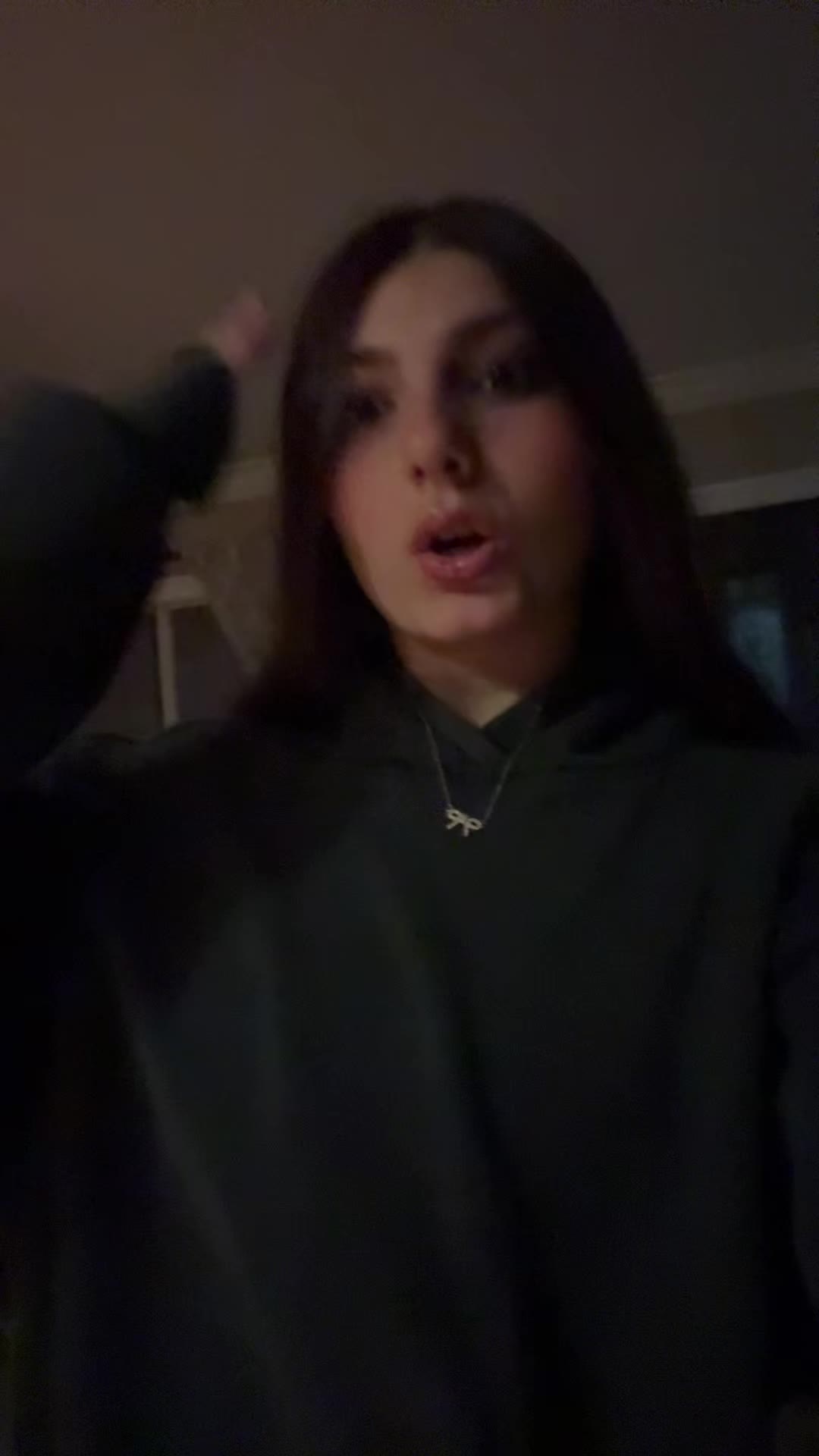 @livininurwalls_