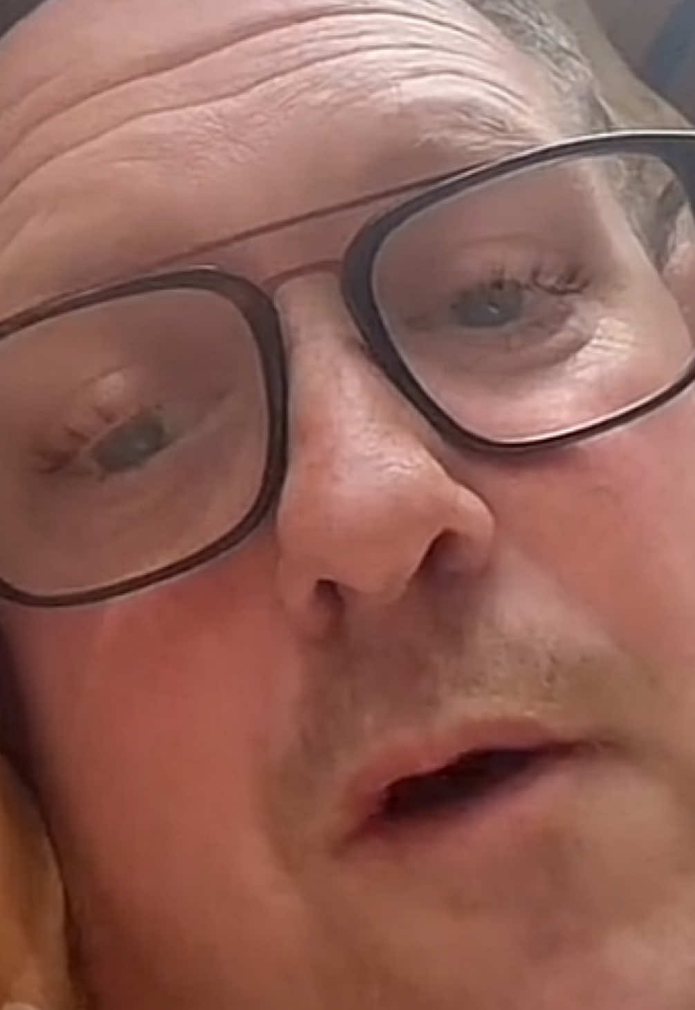@oliver_gayandsniffs
