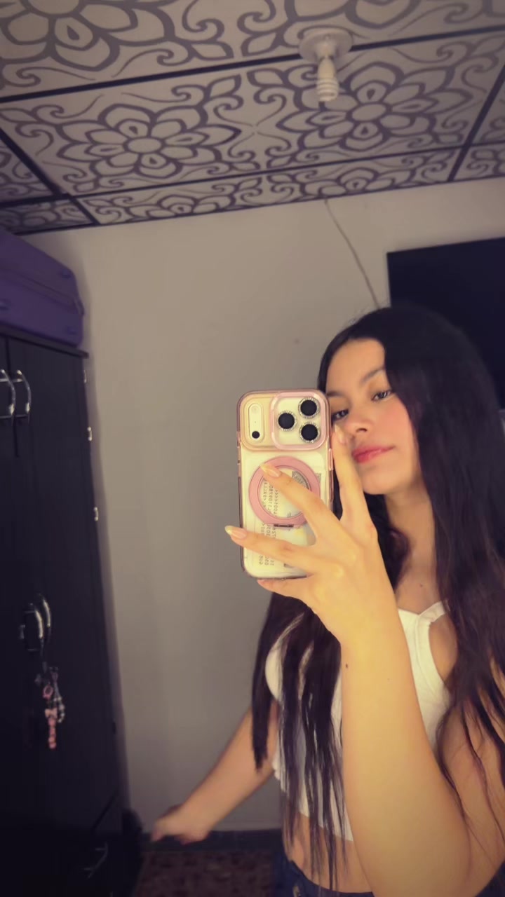 @Cheel🖤✨
