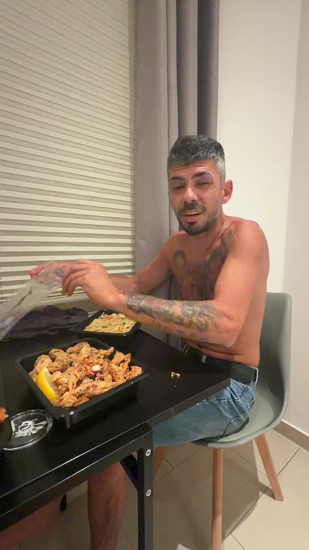 @Johnnytsi-Fishtodoor
