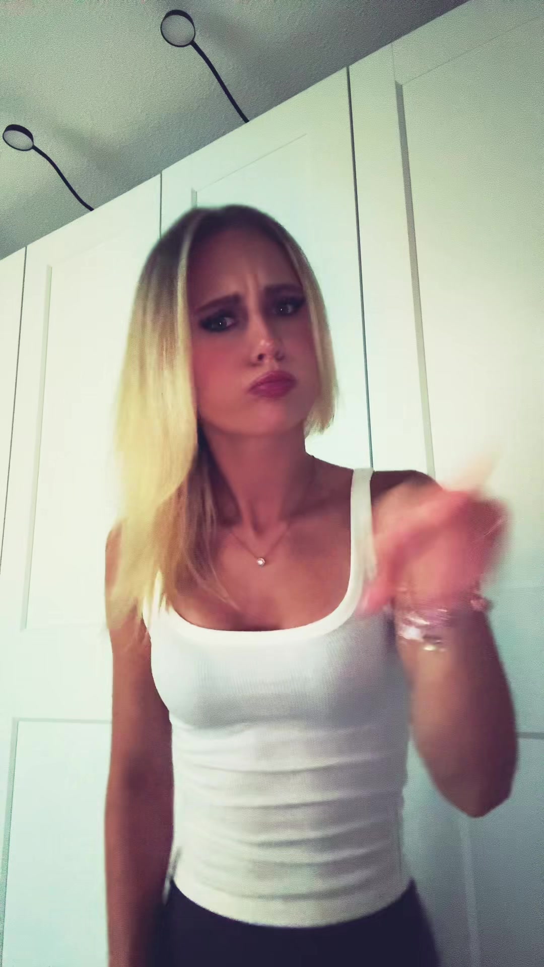 @Jellina