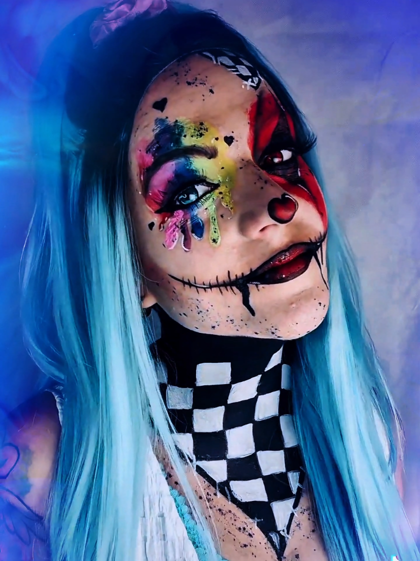 @🖤QυєєηOfƜαя🖤