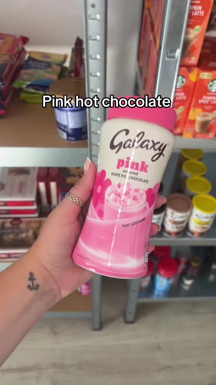 @Bellasboxesuk