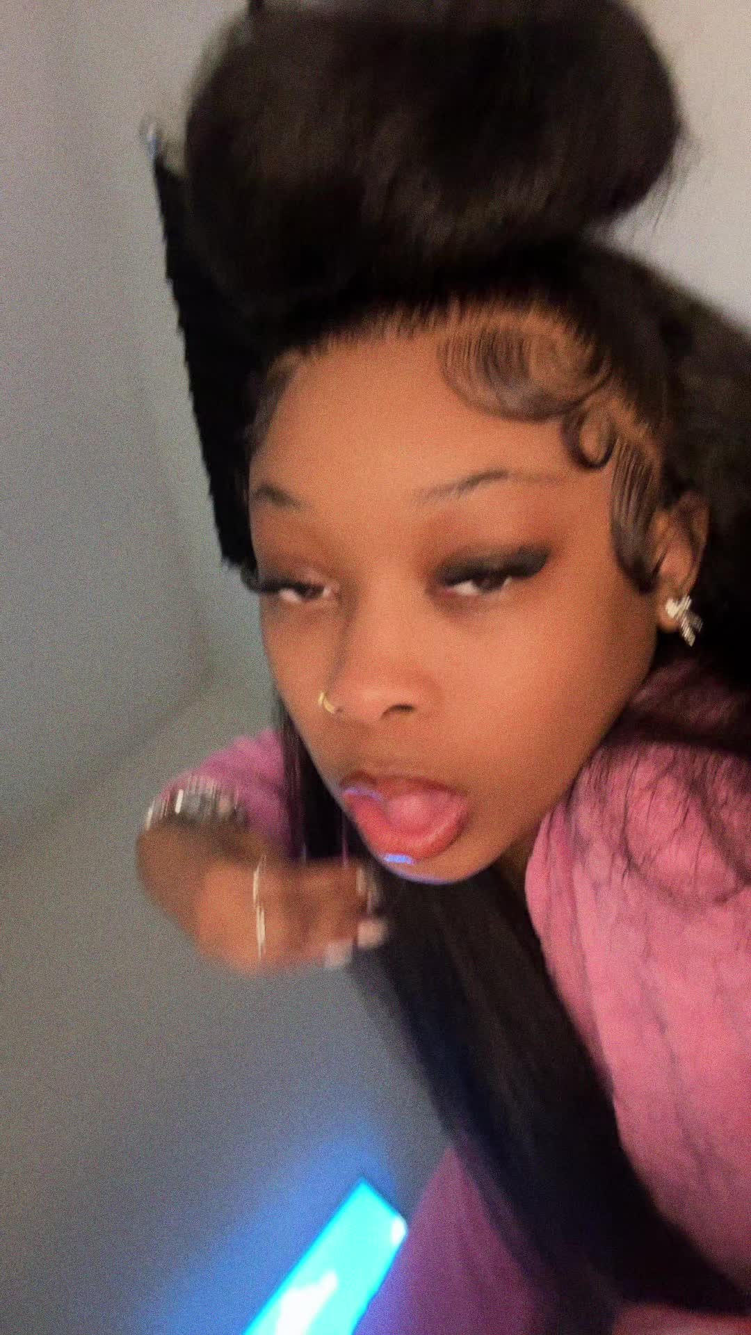 @_ms.h0lly_wood