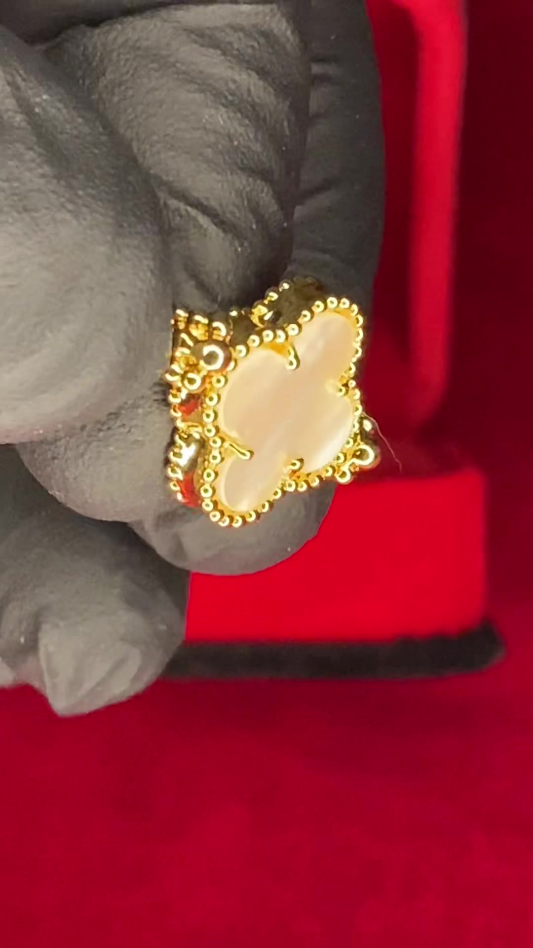 @RoyalGold™
