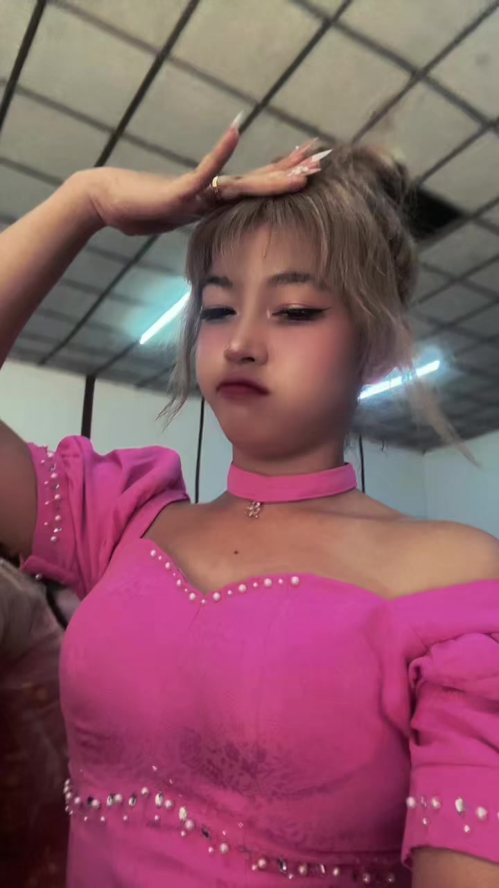 @👀💓ပူစီလေး💓👀(Nan San Thu)