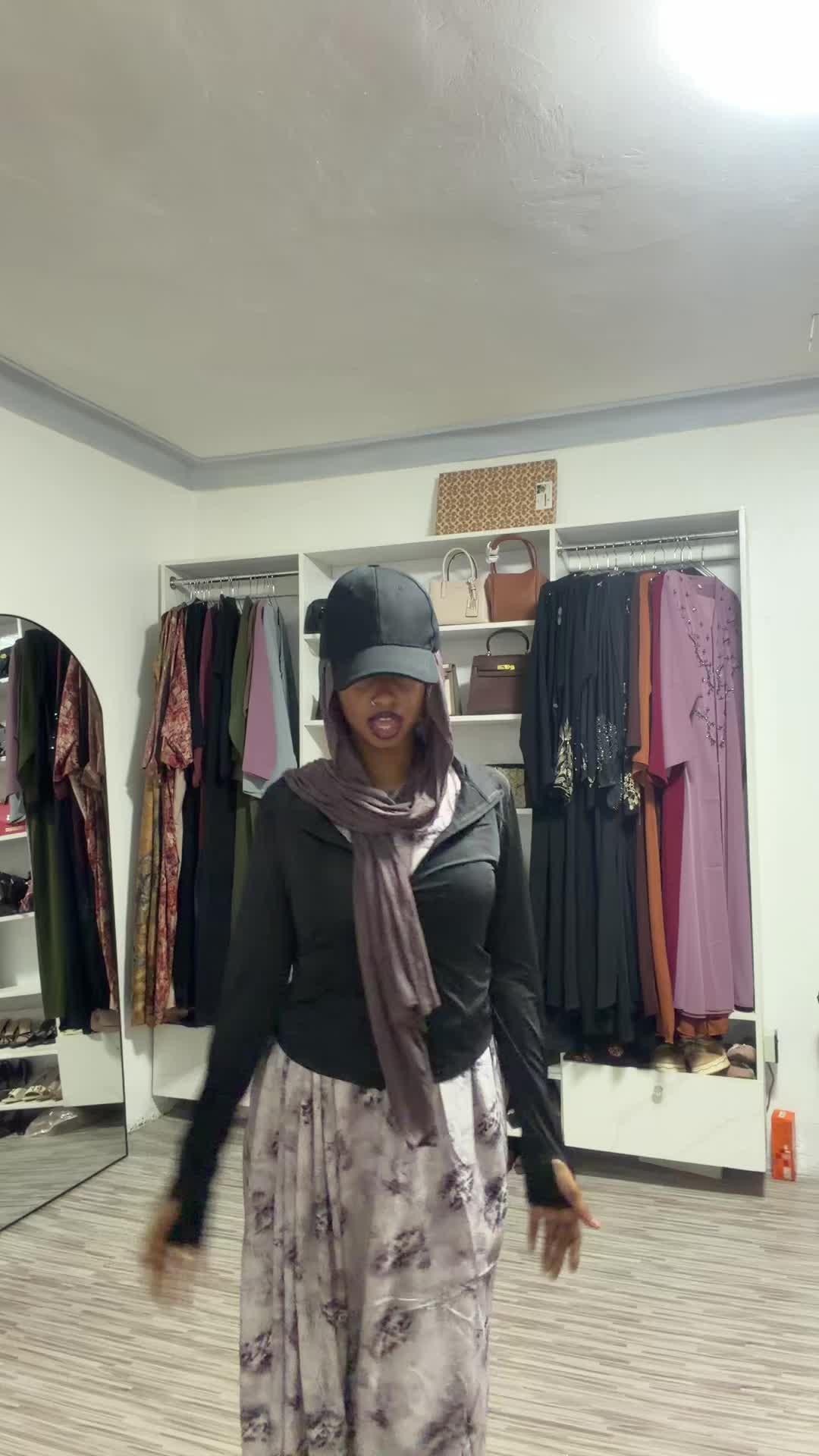 @simaneyyyᥫ᭡