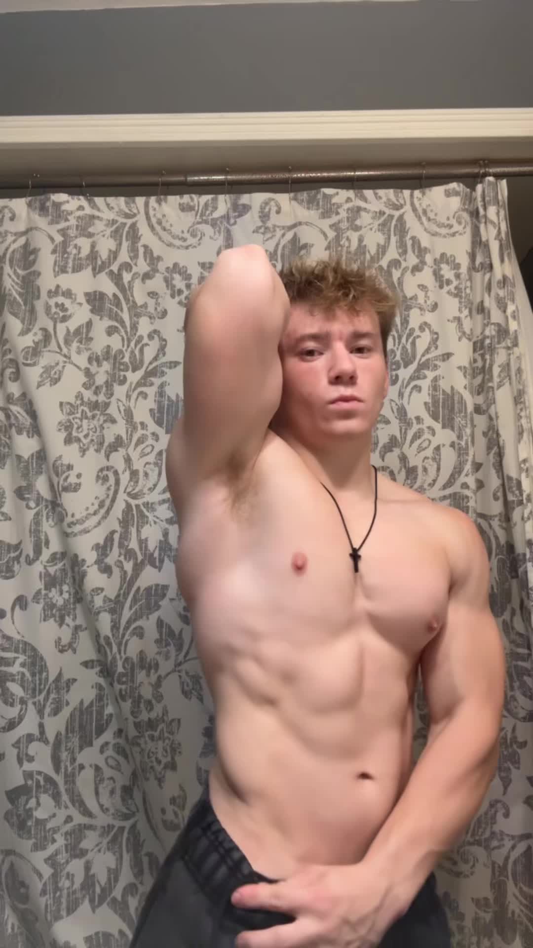 @Smallguygavin 🧬