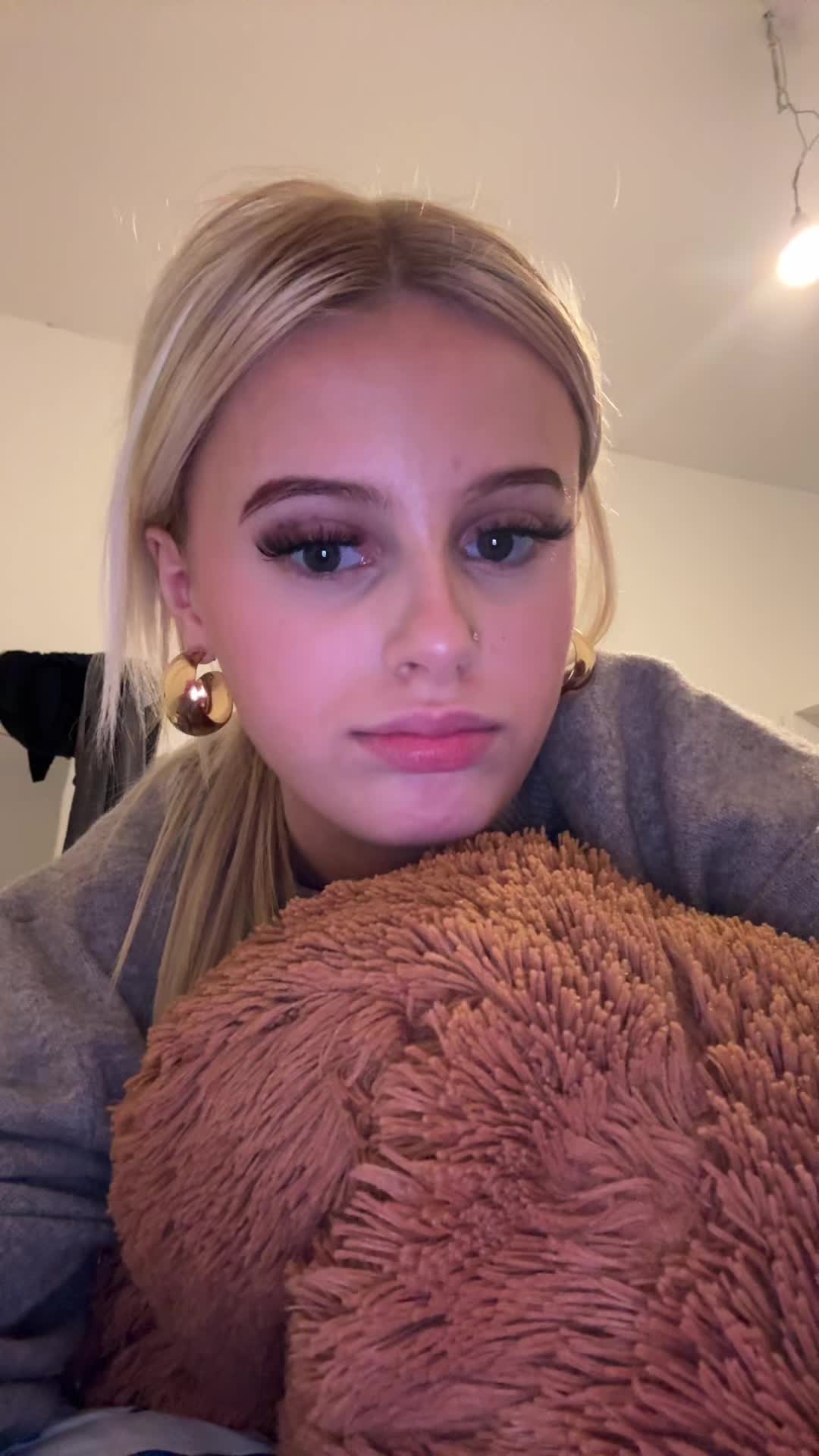 @𝐀𝐥𝐞𝐤𝐬𝐚-𝐀𝐲𝐥𝐞𝐞𝐧