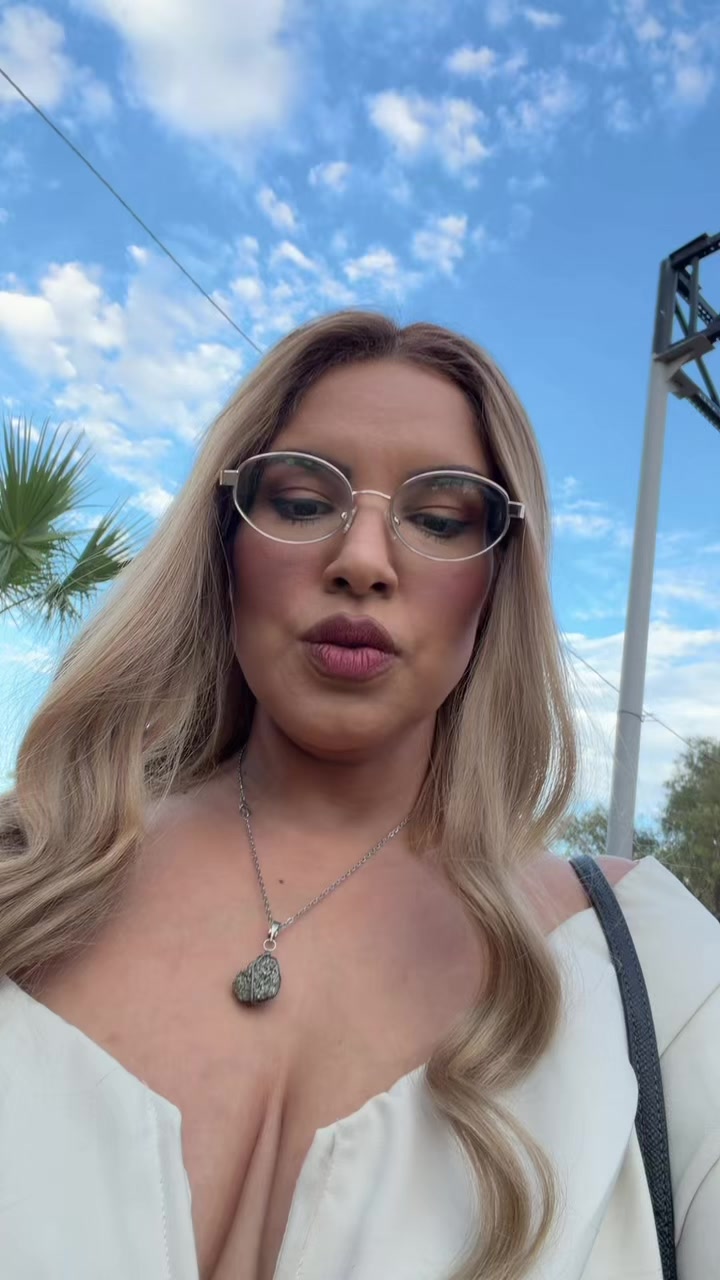 @alejandrasuarez_radio