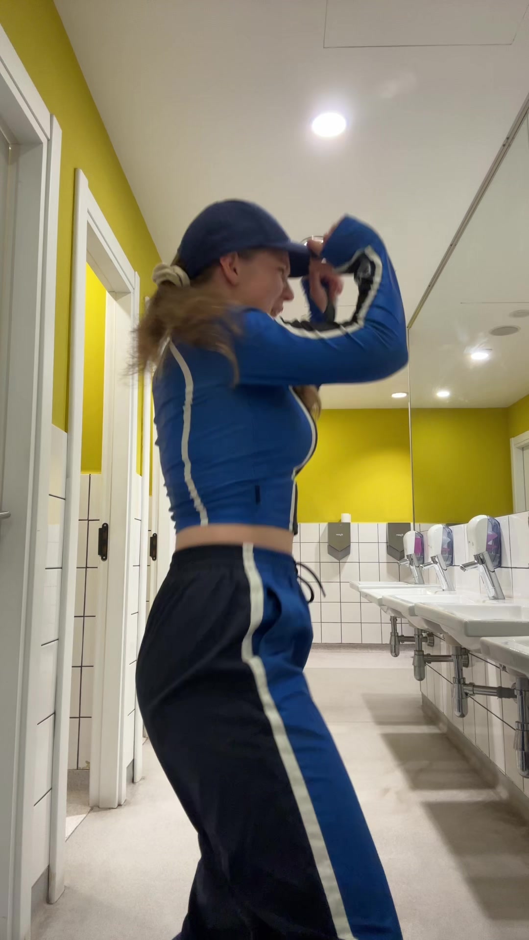 @missamyblonde