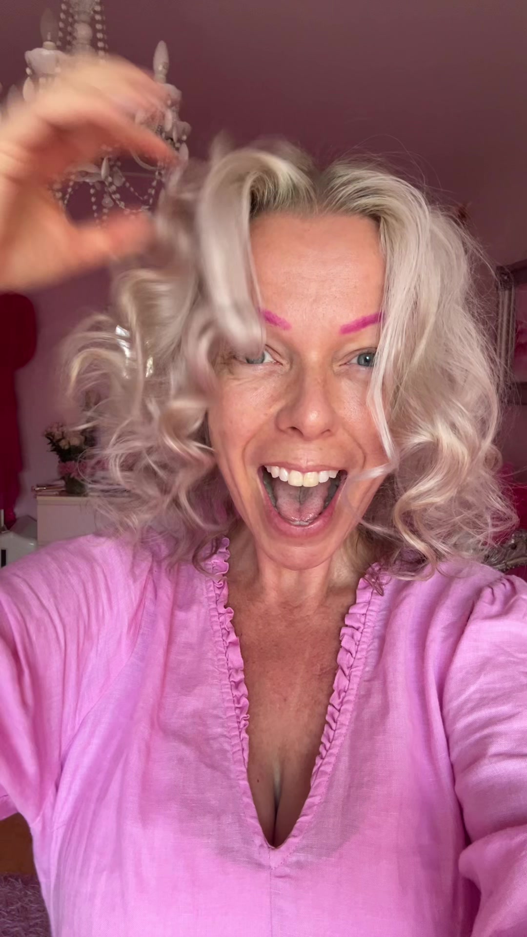 @Pinksumakeup