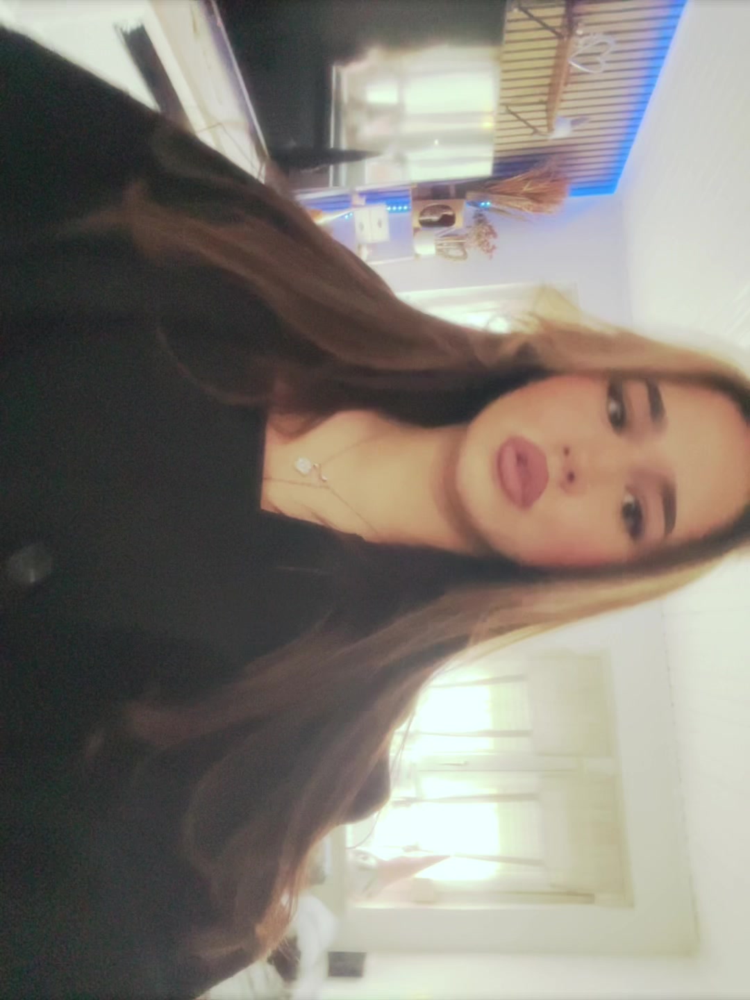 @⠀⠀⠀⠀⠀⠀⠀luana