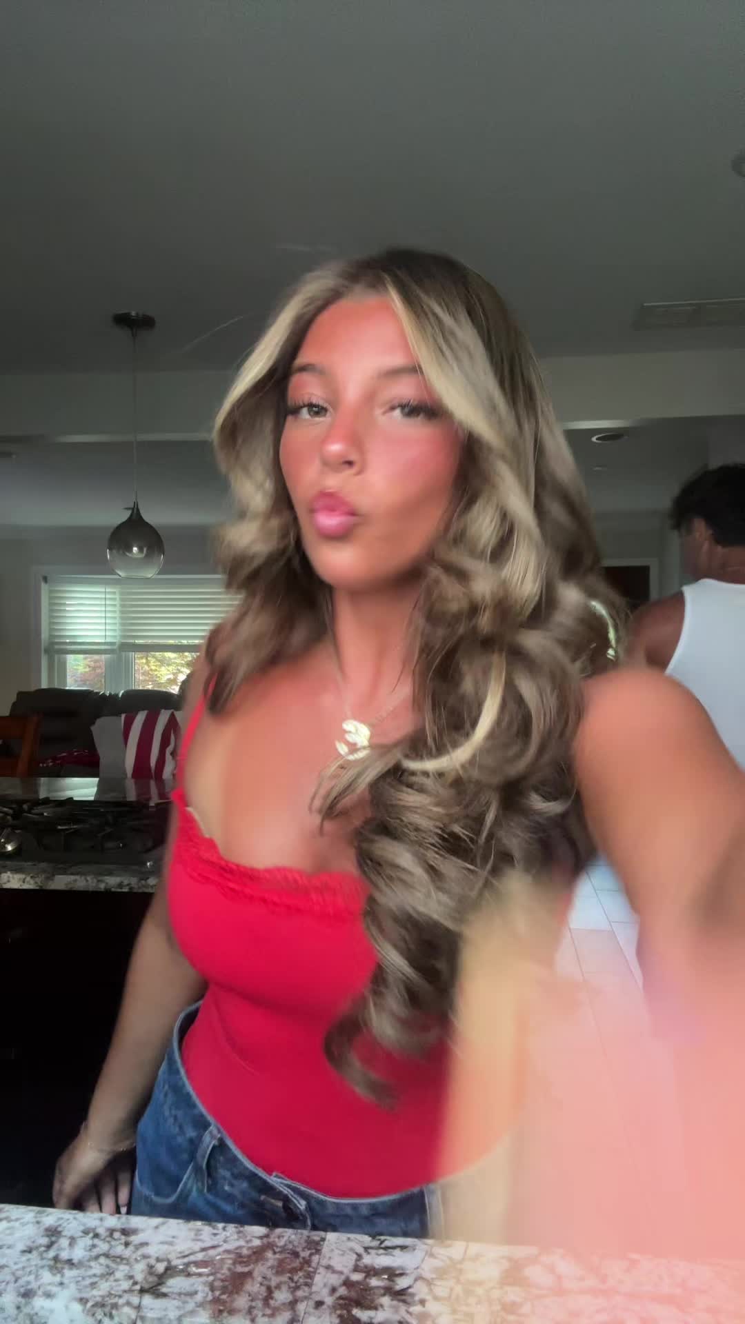 @ellie🛍️☀️💗👙