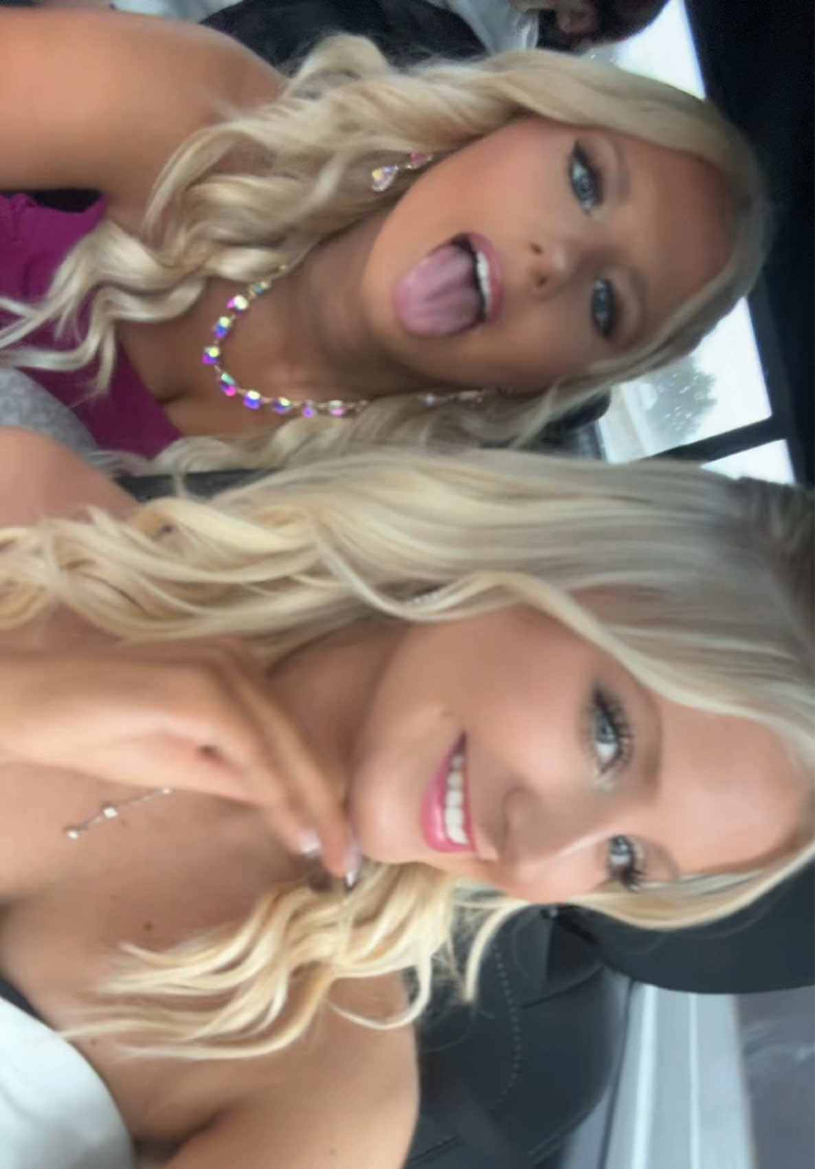@bella
