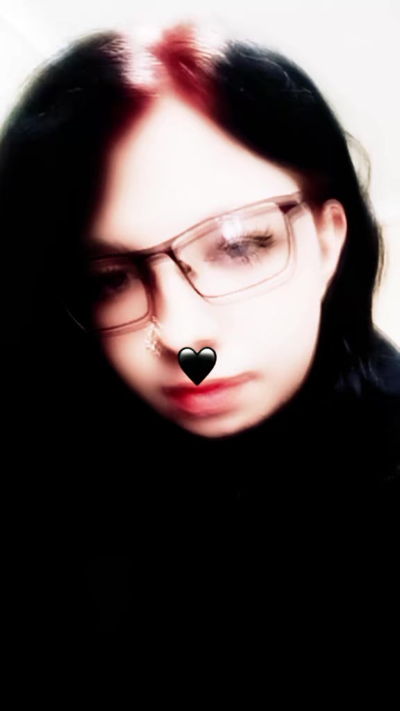 @☀︎☾sy fav blou oogie☽☀︎