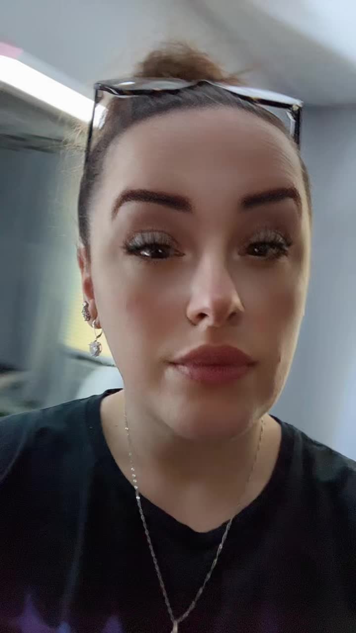 @JustASmallTownGirl🩷💜
