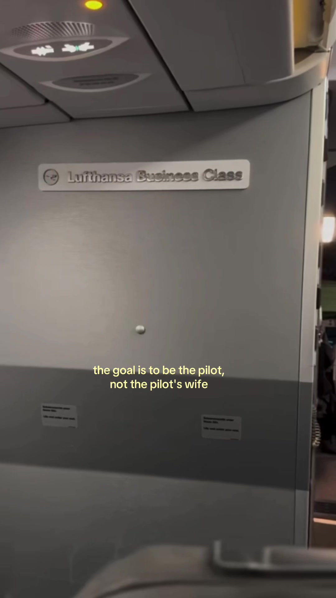 @ℳ𝒾𝒶.✈︎