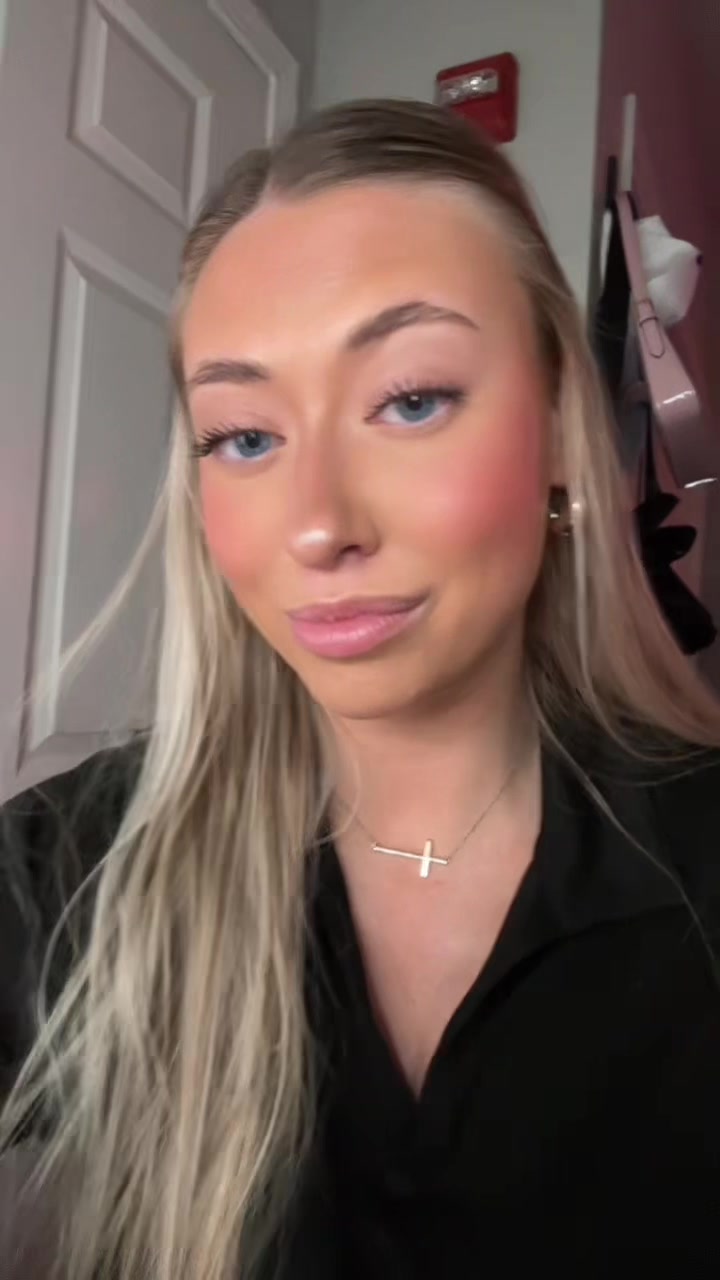 @👸🏼