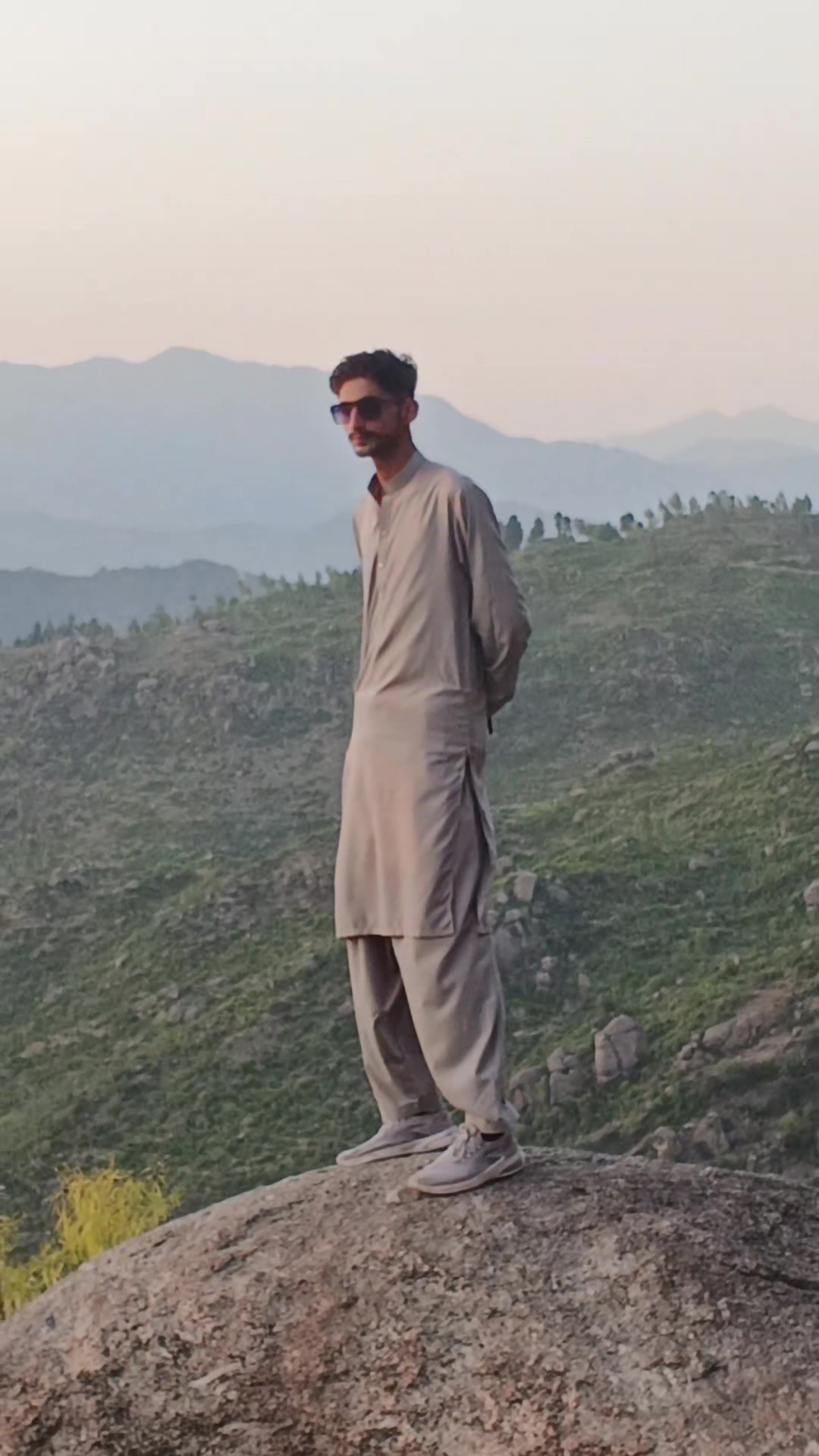 @Hasrat Tãñölï