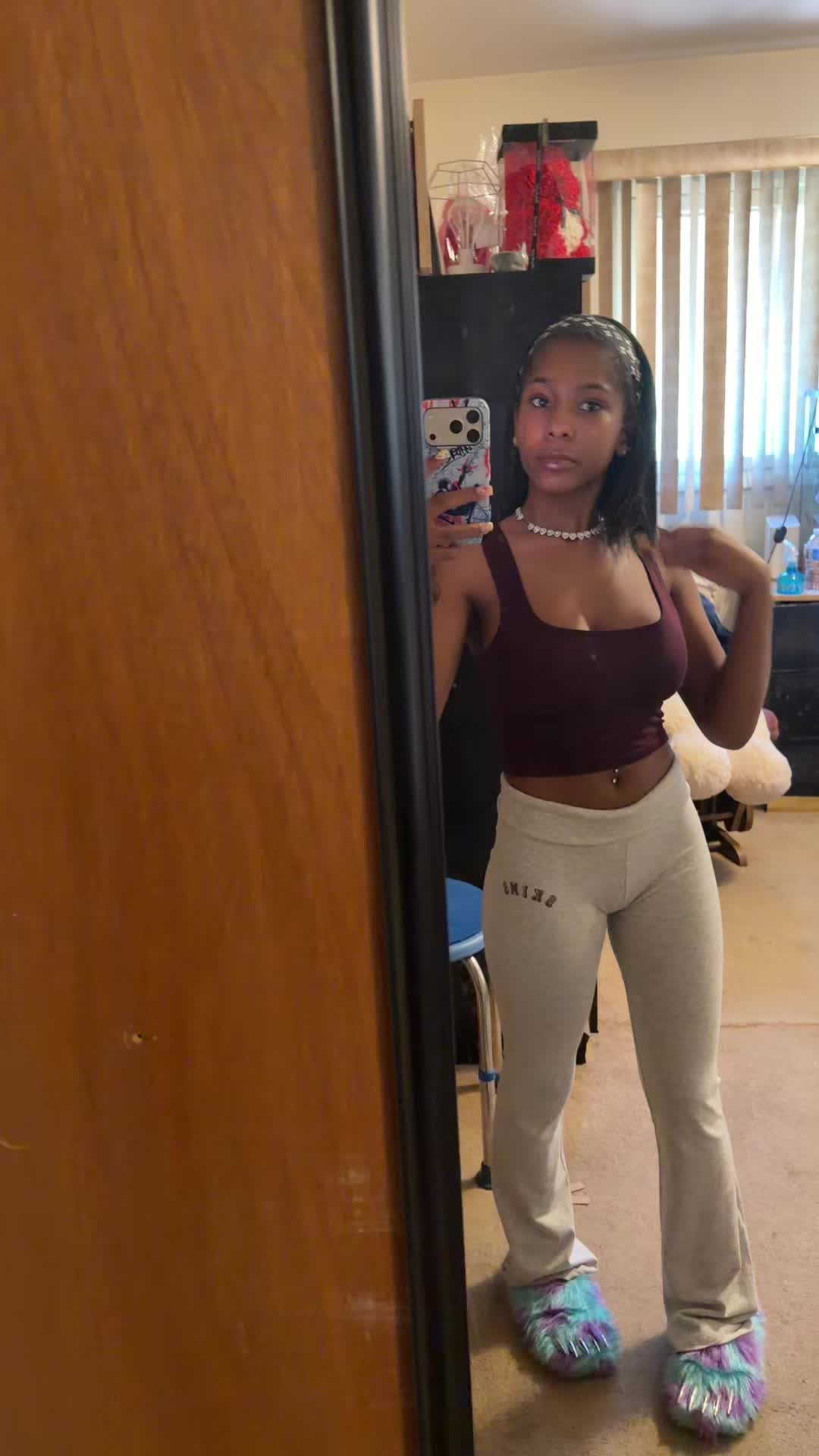 @￴￴