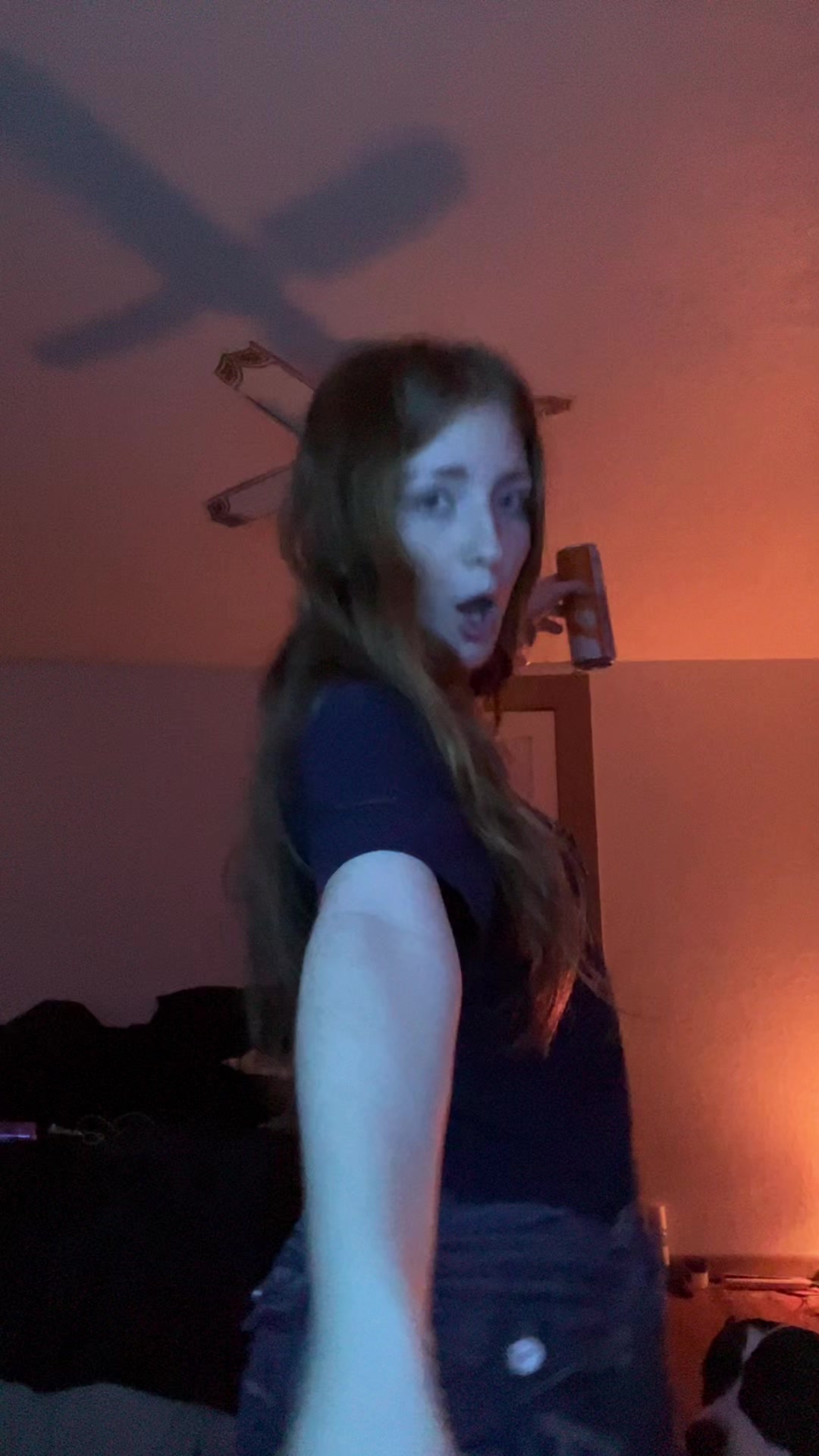 @👅