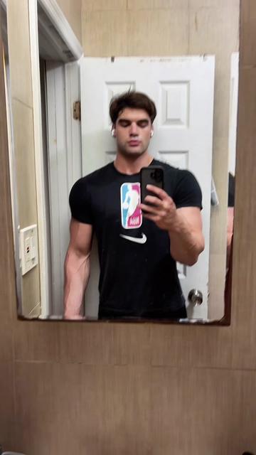 @ᛣayro