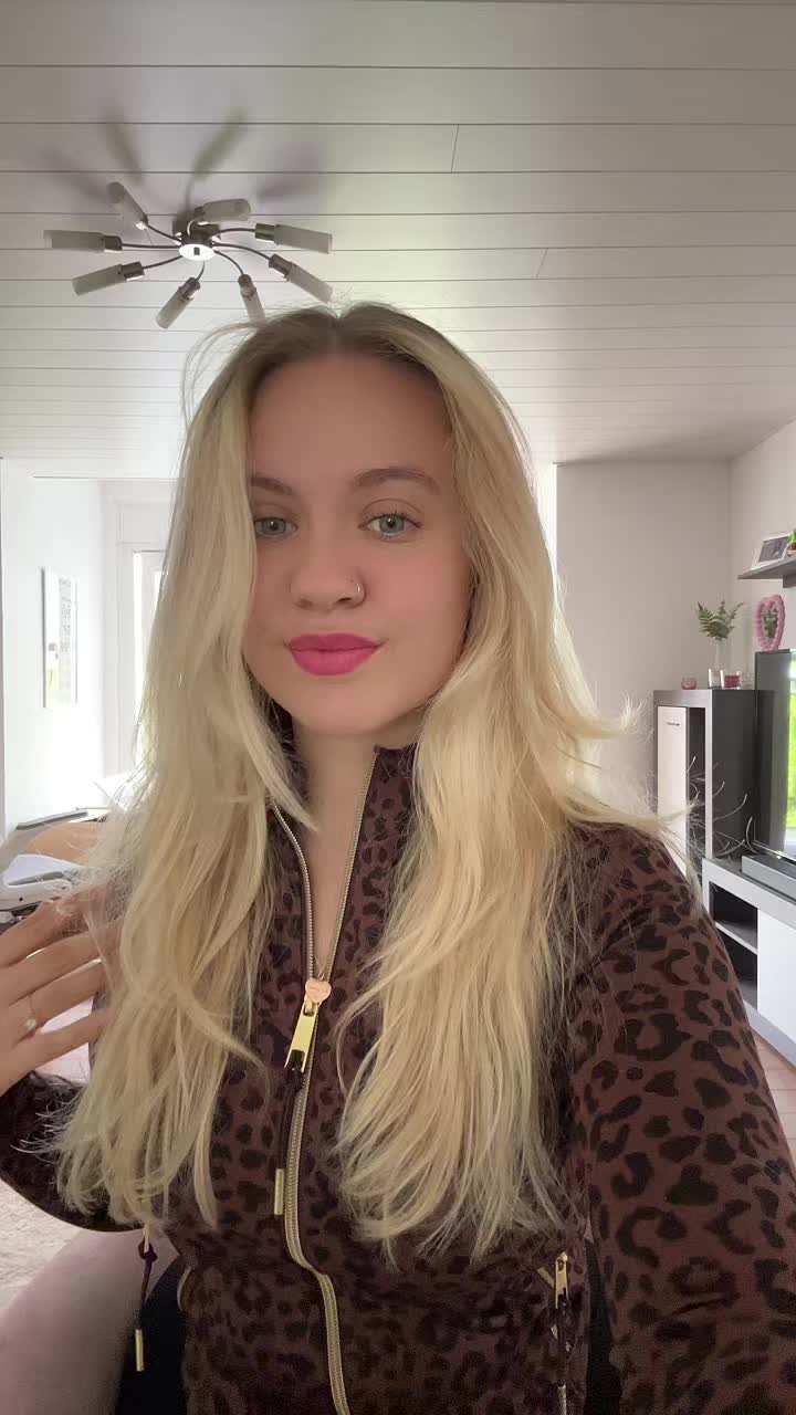 @whoiskxt