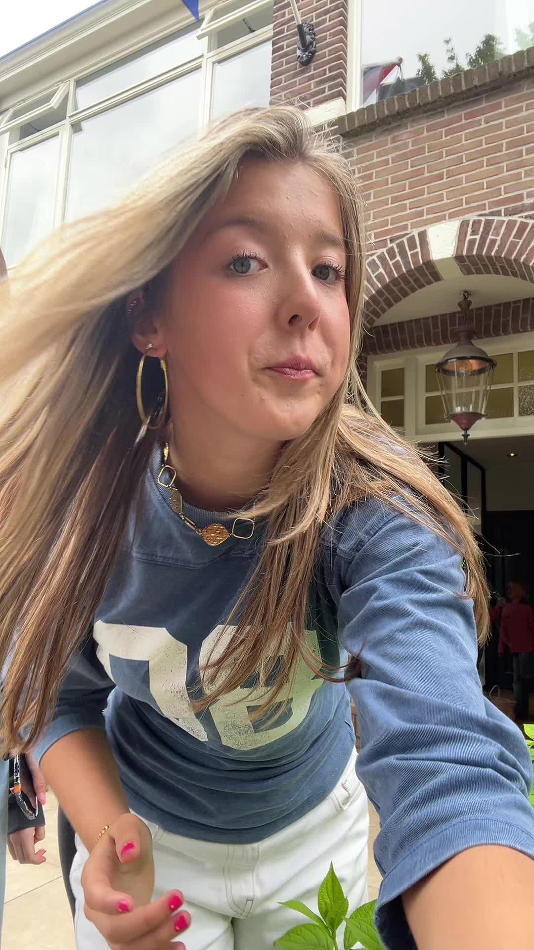 @LIV
