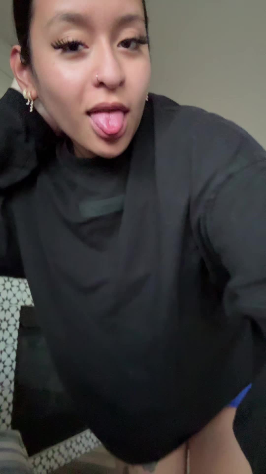 @ava<3