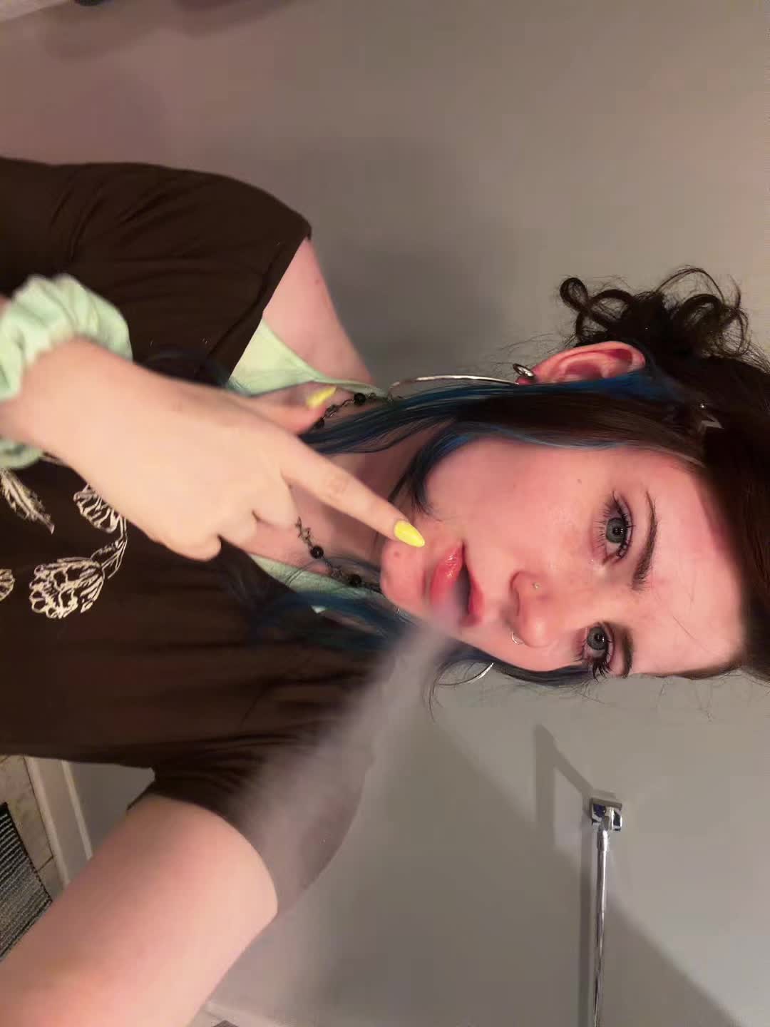 @️