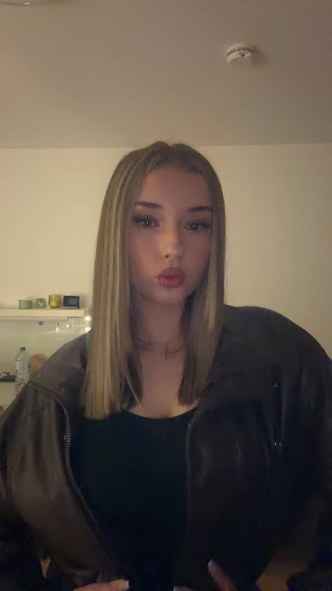 @emi04ly