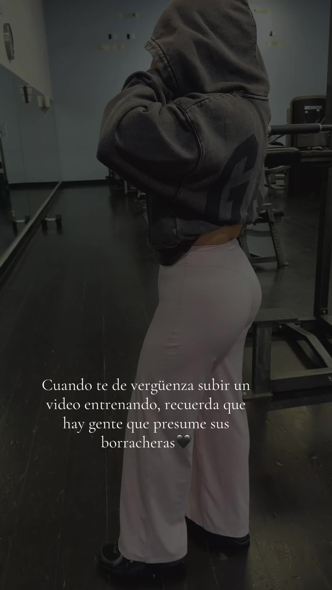 @𝒞𝒽𝑒𝓁𝒶 𝓂𝑒𝓃𝒹𝑒𝓏 ☘️🌺