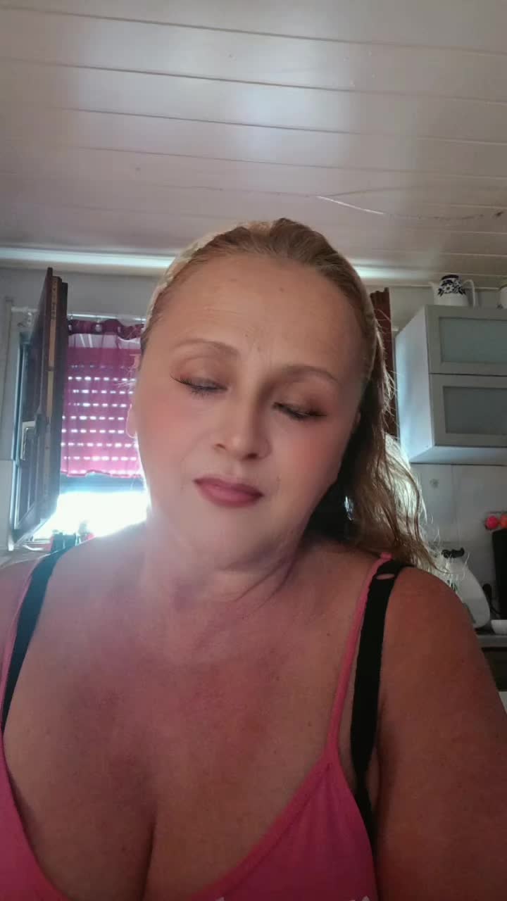 @LadyCri