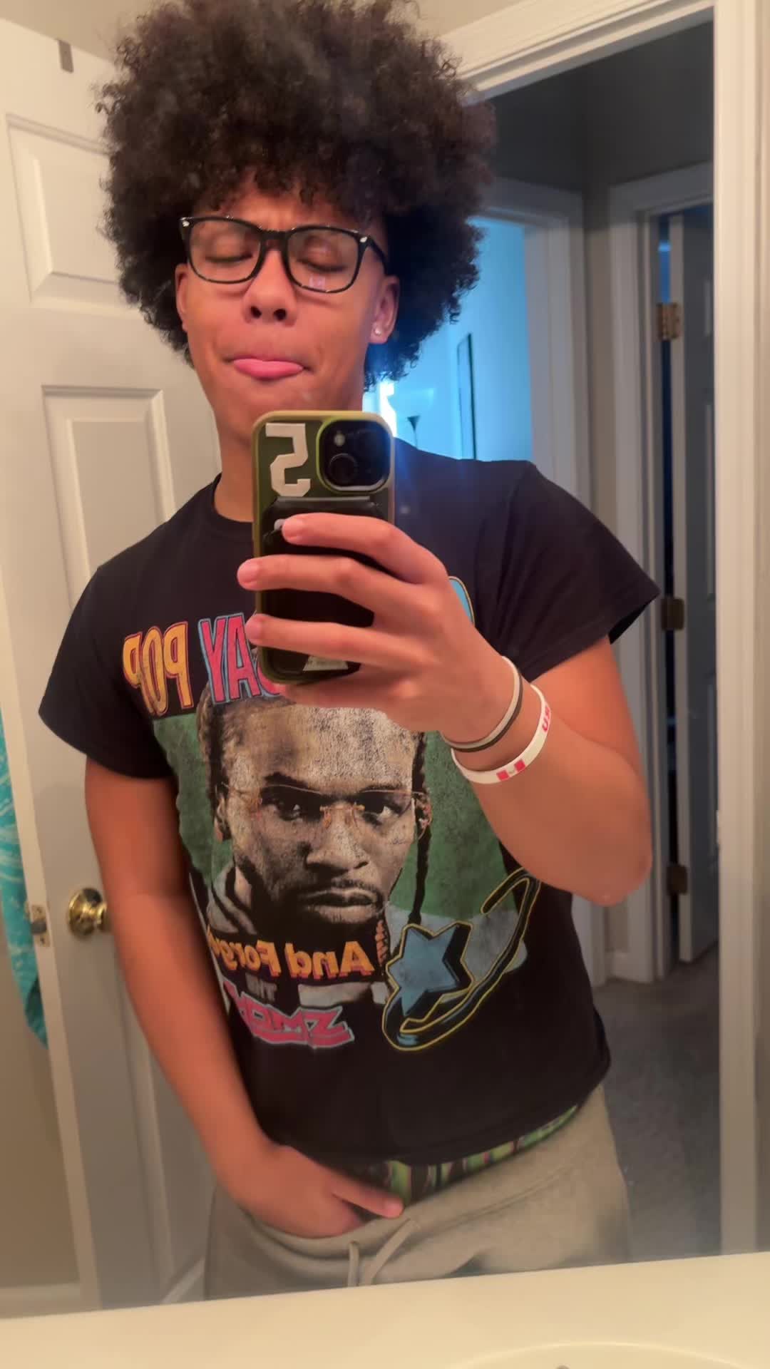 @️