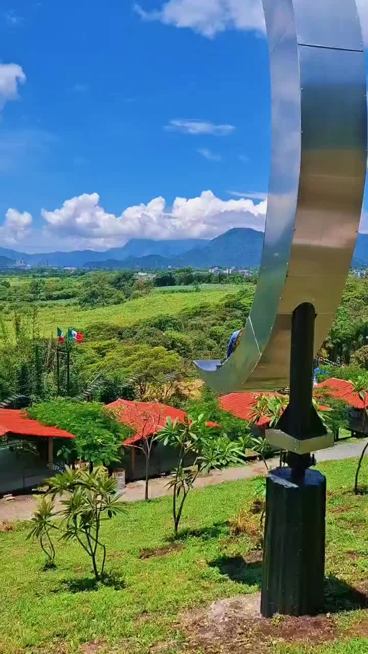 @Luis Del Pilar