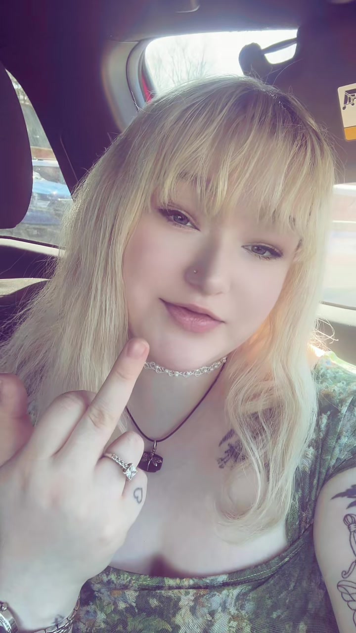 @PsychoHotBlonde