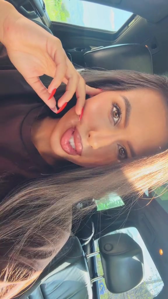 @lara118_b