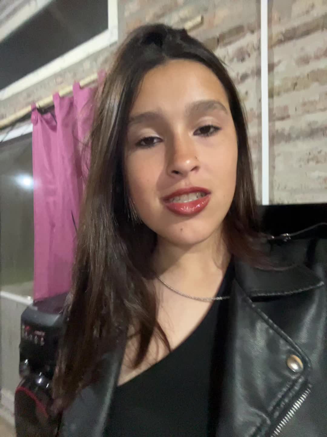 @Emii ✨