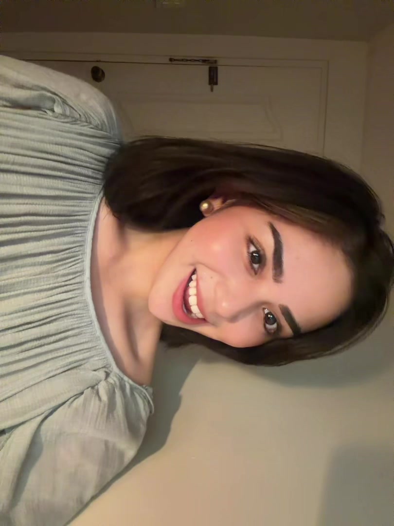@Laursaur🦖