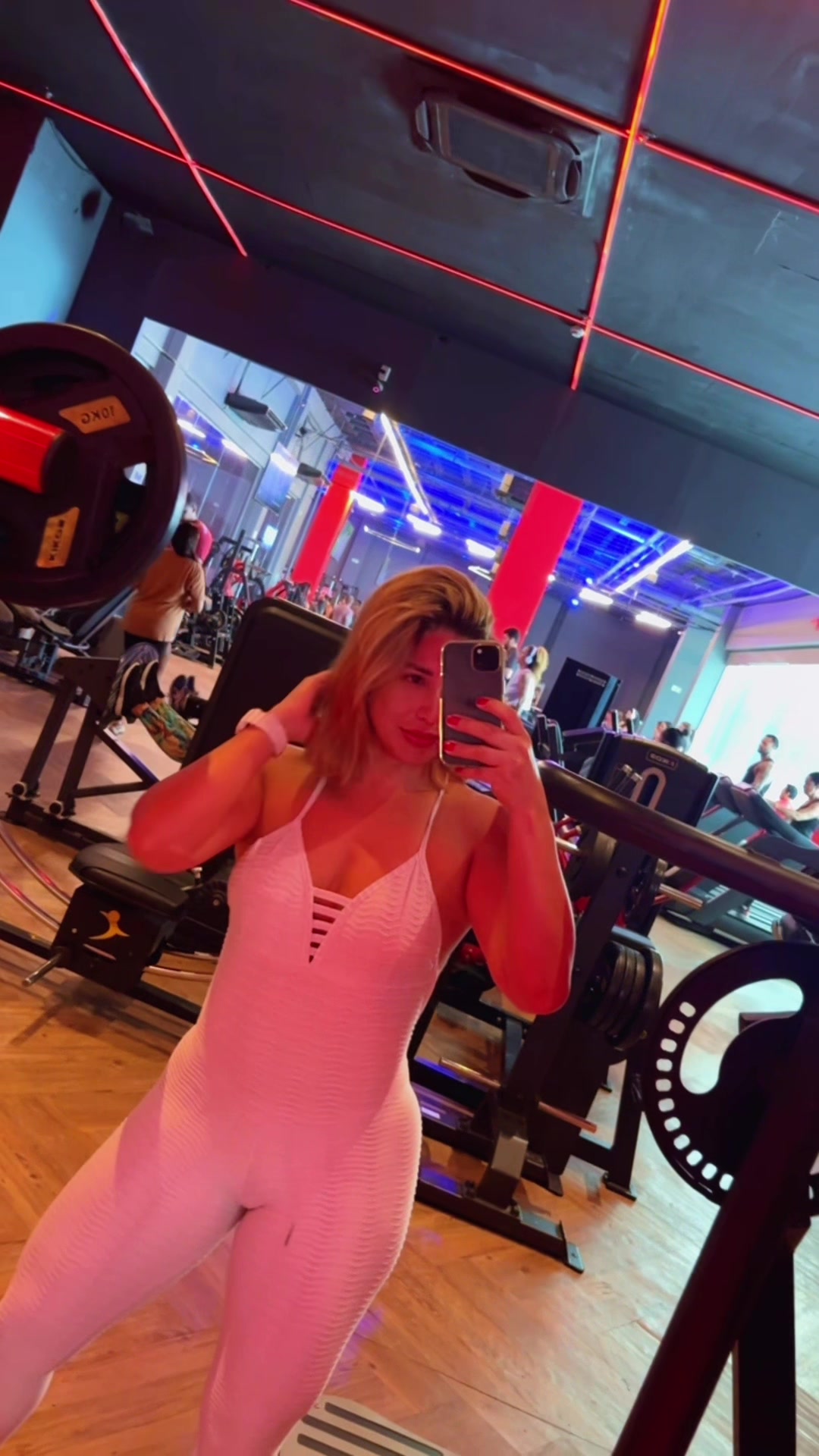@isadavilla