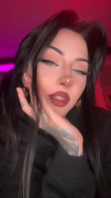 @♱ 𝓚𝓲𝓻𝓪 ♱