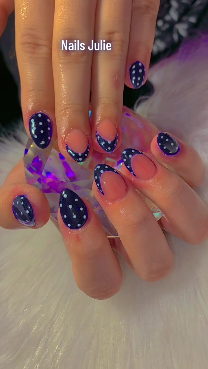 @NAILS JULIE