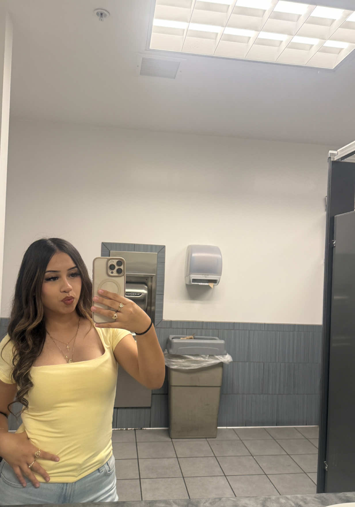 @𝐯