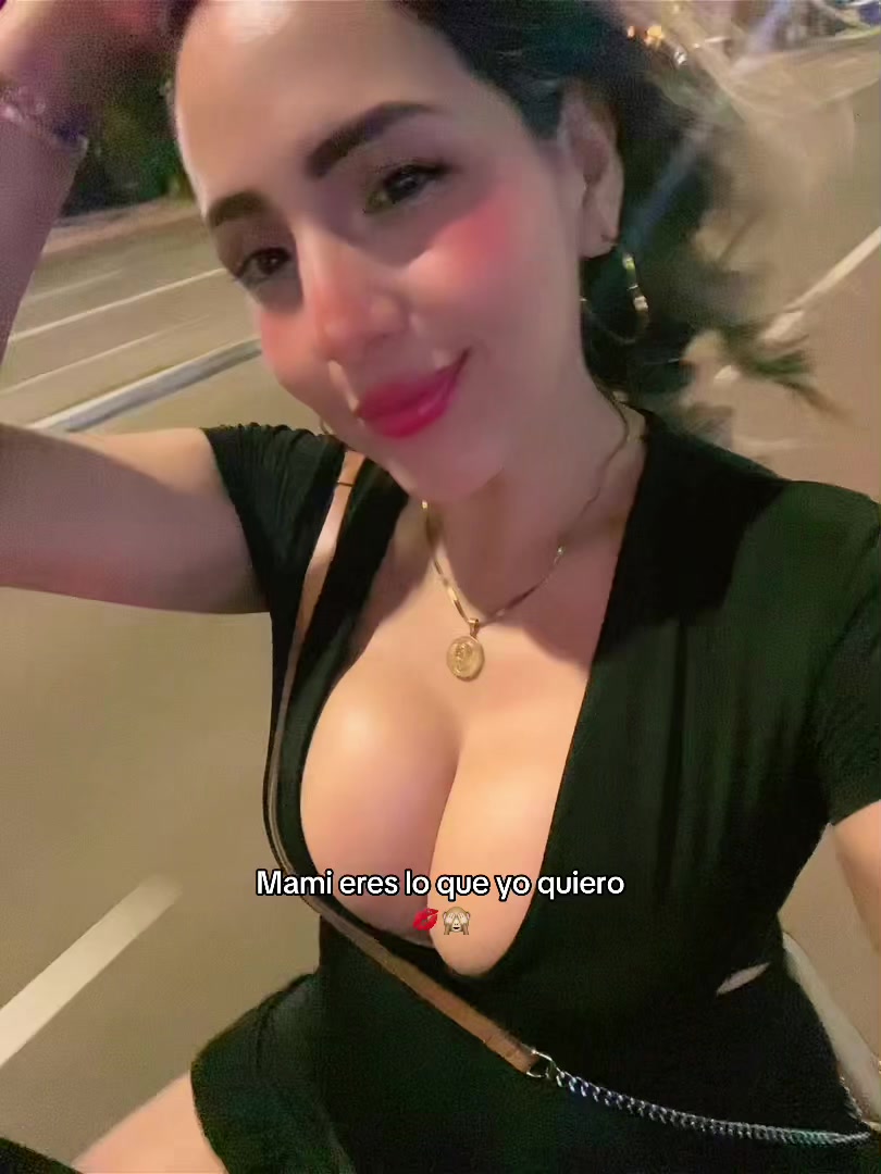 @La Vivi💜🏍️😘