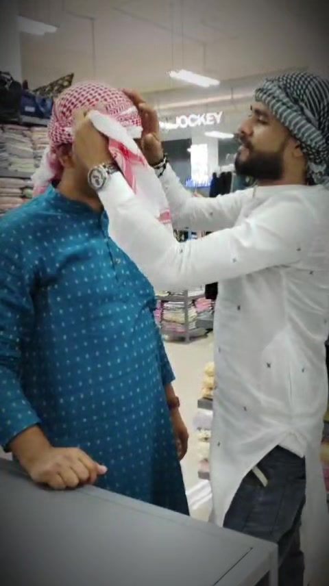 @Ismart_Raza