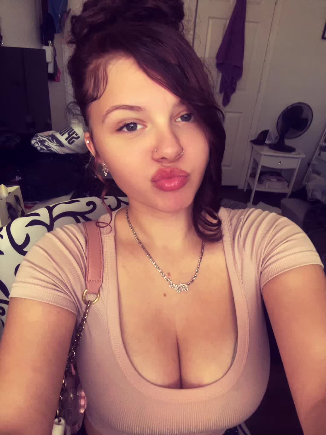 @ꨄ